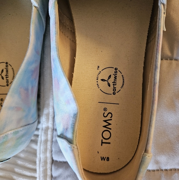 Toms Blue and Pink Flats Tie-dye Slip-On Loafers Size 8 - Picture 2 of 7